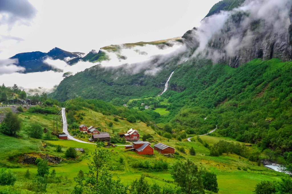 Norway Itinerary: 7 Days of Wild Roads, Deep Silence, and A Sky That Never Ends 4 flam 1 compressed