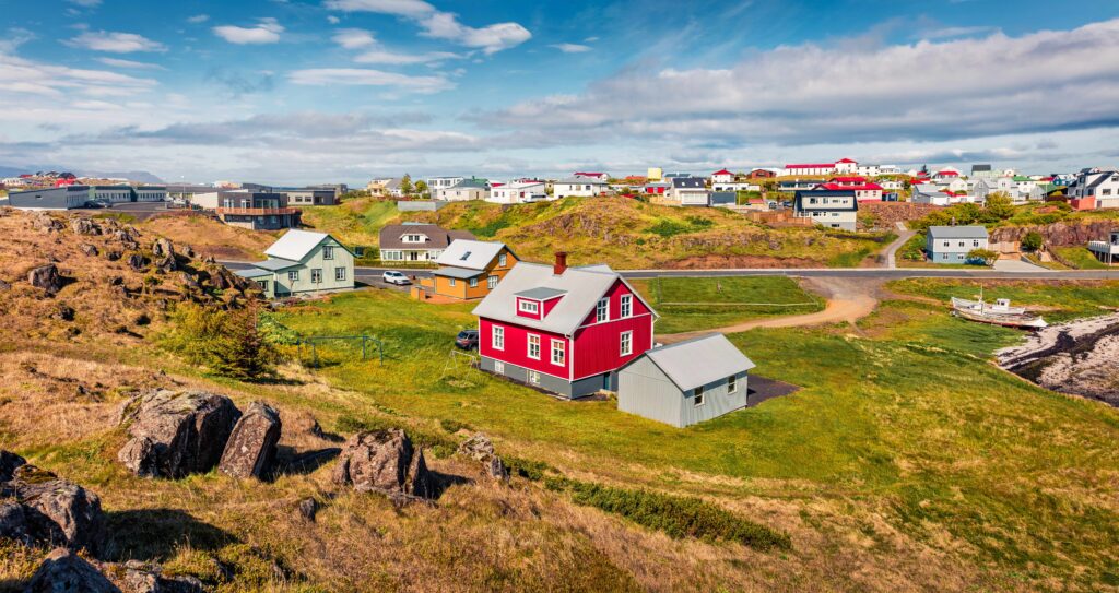 How can you tour Iceland Ring Road on a tight budget? 2 Iceland Ring Road on a tight budget