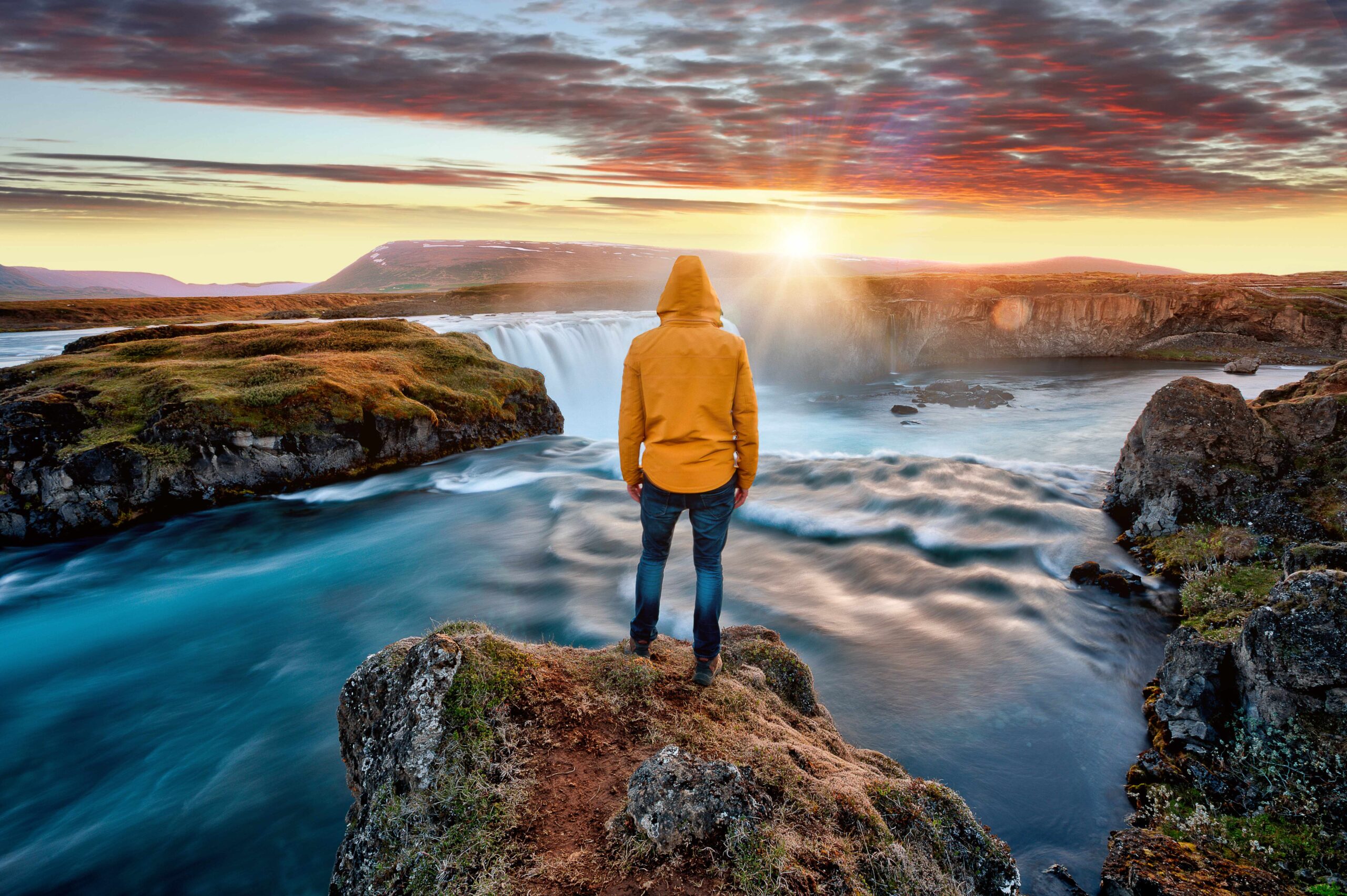 Read more about the article How can you tour Iceland Ring Road on a tight budget?
